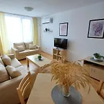 Daire деметрия в Aspen Golf And