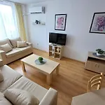 Daire деметрия в Aspen Golf And *