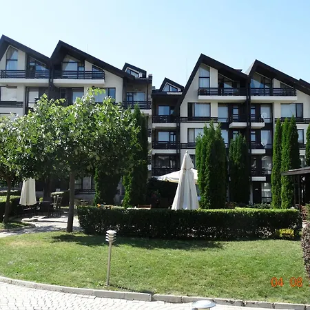 деметрия в Aspen Golf And * Razlog
