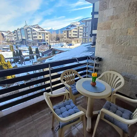 деметрия в Aspen Golf And Daire