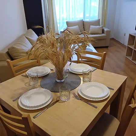 деметрия в Aspen Golf And