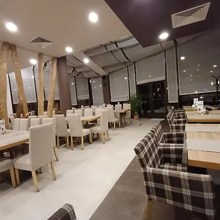 деметрия в Aspen Golf And
