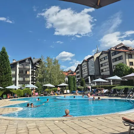 деметрия в Aspen Golf And * Razlog