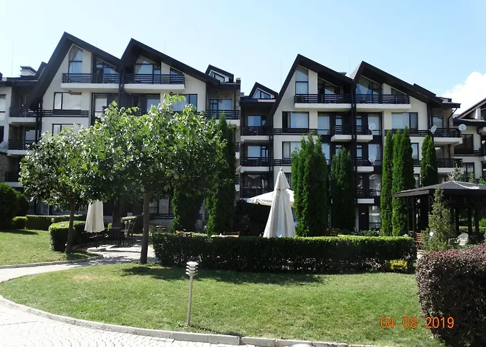 деметрия в Aspen Golf And * Razlog