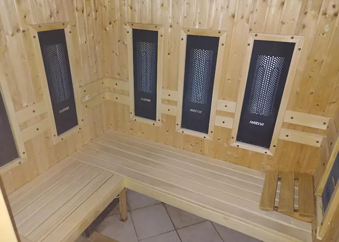 деметрия в Aspen Golf And * 拉兹洛格